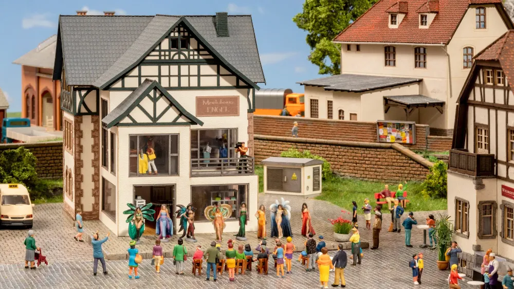H0 Modegeschäft m-m Modeschau