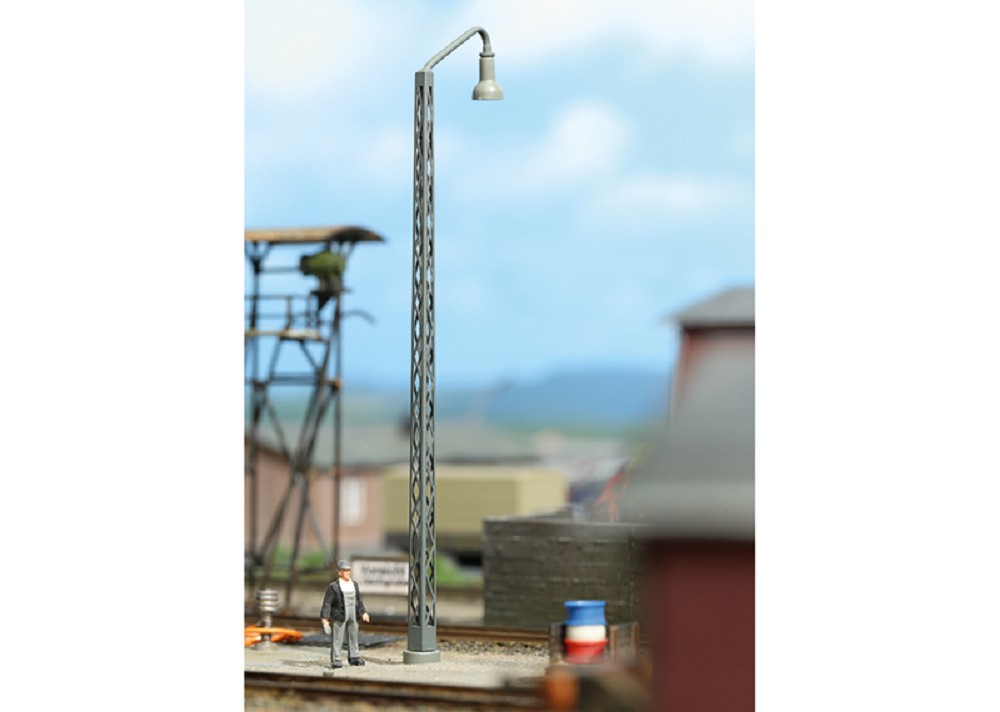 BW-Gittermast-Leuchte