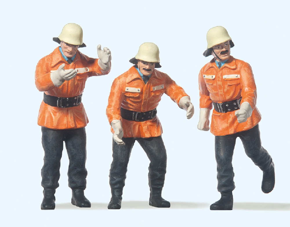 Feuerwehrmänner im Einsatz. BRD. Um 1985